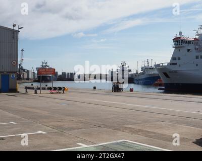 ABERDEEN, Großbritannien - 14. SEPTEMBER 2023: Hafen von Aberdeen Stockfoto