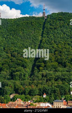 Seilbahn vom Stadtzentrum zum Gipfel des Tampa-Berges in Brasov, Rumänien Stockfoto