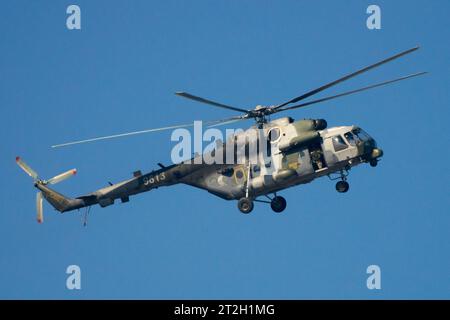 Der Mi-171SH Sturmhubschrauber der Tschechischen Luftwaffe oder Transporthubschrauber im Flug Stockfoto