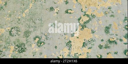 Alte strukturierte Betonwand Hintergrund. Wandfragment mit Kratzern und Rissen in Grau, Beige und Grün Stockfoto