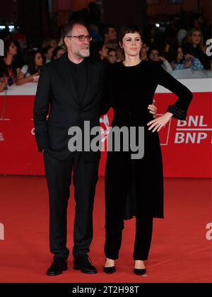 Rom, Italien. Oktober 2023. Valerio Mastandrea und Chiara Martegiani Credit: Unabhängige Fotoagentur/Alamy Live News Stockfoto