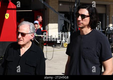 Austin, USA. Oktober 2023. Adam Driver (USA) Schauspieler (rechts). Formel-1-Weltmeisterschaft, Rd 19, Grand Prix der Vereinigten Staaten, Donnerstag, 19. Oktober 2023. Circuit of the Americas, Austin, Texas, USA. Quelle: James Moy/Alamy Live News Stockfoto