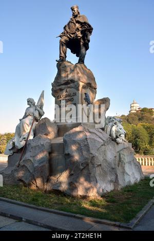 Turin, Piemont, Italien. Die Statue zu Giuseppe Garibaldi, der Italienischen revolutionären Helden gewidmet Stockfoto