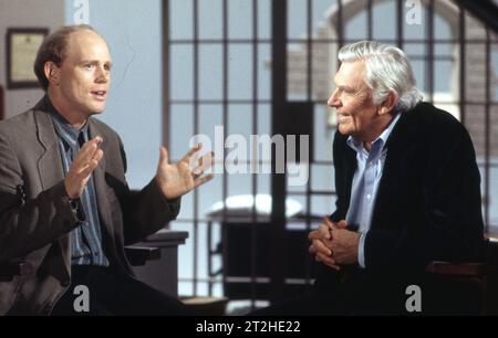 10. Februar 1993, Hollywood, Kalifornien, USA: Die ANDY GRIFFITH Show Reunion wurde im CBS Television Network ausgestrahlt. Die Andy Griffith Show war eine der beliebtesten und erfolgreichsten Serien mit ANDY GRIFFITH ('Andy'), RON HOWARD ('Opie'). (Credit Image: © Keystone USA/ZUMA Press Wire) NUR REDAKTIONELLE VERWENDUNG! Nicht für kommerzielle ZWECKE! Stockfoto