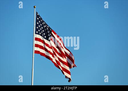 Austin, USA. Oktober 2023. Kreislaufatmosphäre – USA-Flagge. Formel-1-Weltmeisterschaft, Rd 19, Grand Prix der Vereinigten Staaten, Donnerstag, 19. Oktober 2023. Circuit of the Americas, Austin, Texas, USA. Quelle: James Moy/Alamy Live News Stockfoto