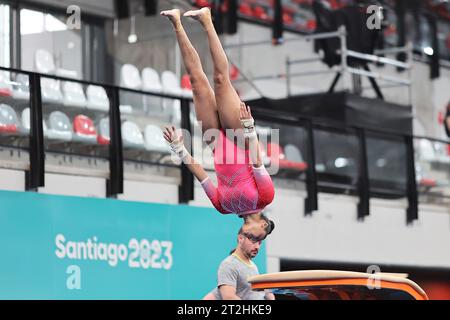 Santiago, Chile. Oktober 2023. Carolyne Pedro aus Brasilien, während des Trainings für Kunstturnen der Santiago 2023 Pan American Games im National Stadium Sports Park in Santiago am 19. Oktober. Foto: Heuler Andrey/DiaEsportivo/Alamy Live News Credit: DiaEsportivo/Alamy Live News Stockfoto