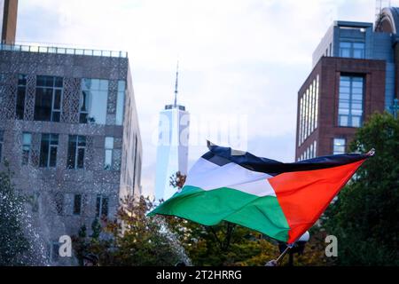 NEW YORK, NY – 17. OKTOBER: Protest gegen Palästina in New York City am 17. Oktober 2023. Copyright: XKatiexGodowskix Credit: Imago/Alamy Live News Stockfoto