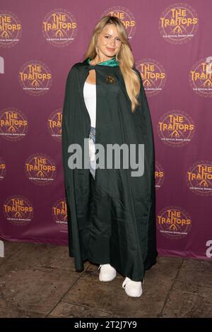 London, Großbritannien. Oktober 2023. Tasha Ghouri nimmt am offiziellen VIP-Launch des „The Traitors“ Board Game im London Dungeon Teil. (Foto: Phil Lewis/SOPA Images/SIPA USA) Credit: SIPA USA/Alamy Live News Stockfoto