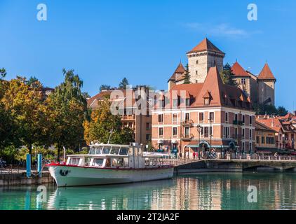 Schloss und Panorama der Stadt Annecy, Haute Savoie, Frankreich Stockfoto