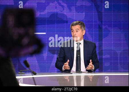 Paris, Frankreich. Oktober 2023. Gerald Darmanin, Minister für Inneres und Überseefrankreich, während eines Interviews auf dem Sender BFMTV am 19. Oktober 2023. Foto: Tomas Stevens/ABACAPRESS.COM Credit: Abaca Press/Alamy Live News Stockfoto