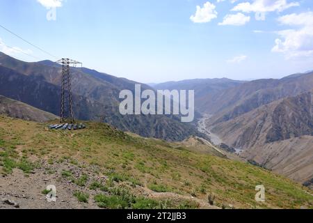 Blick vom Kaldaman Pass zwischen Arslanbob und Kasarman in Kirgisistan, Zentralasien Stockfoto