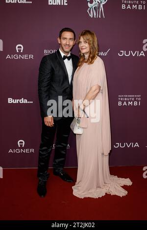 Tribute to Bambi 2023 Marcel Remus und Nastassja Kinski beim Tribute to Bambi im JW Marriott Hotel Berlin am 19.10.2023. *** Tribute to Bambi 2023 Marcel Remus und Nastassja Kinski beim Tribute to Bambi im JW Marriott Hotel Berlin am 19 10 2023 Copyright: XEventpressxKochanx Credit: Imago/Alamy Live News Stockfoto