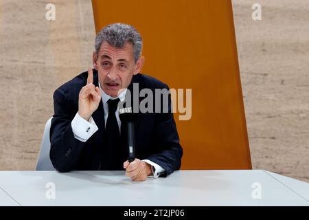 Marseille, Frankreich. Oktober 2023. Sylvain Rostaing/Le Pictorium - Nicolas Sarkozy auf dem Unternehmerforum in Marseille am 19. Oktober 2023 - 19. Oktober 10/2023 - France/Bouches-du-Rhone/Marseille - Nicolas Sarkozy war am Donnerstag, den 19. Oktober 2023 Ehrengast beim Unternehmerforum im Stade Velodrome in Marseille. Quelle: LE PICTORIUM/Alamy Live News Stockfoto