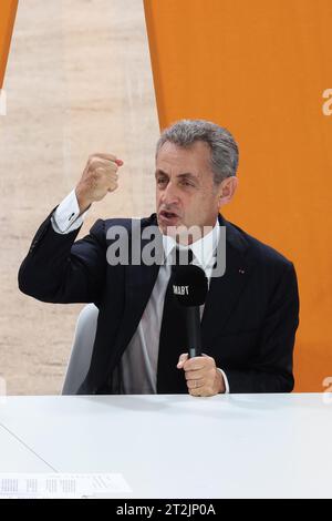 Marseille, Frankreich. Oktober 2023. Sylvain Rostaing/Le Pictorium - Nicolas Sarkozy auf dem Unternehmerforum in Marseille am 19. Oktober 2023 - 19. Oktober 10/2023 - France/Bouches-du-Rhone/Marseille - Nicolas Sarkozy war am Donnerstag, den 19. Oktober 2023 Ehrengast beim Unternehmerforum im Stade Velodrome in Marseille. Quelle: LE PICTORIUM/Alamy Live News Stockfoto