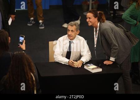 Marseille, Frankreich. Oktober 2023. Sylvain Rostaing/Le Pictorium - Nicolas Sarkozy auf dem Unternehmerforum in Marseille am 19. Oktober 2023 - 19. Oktober 10/2023 - France/Bouches-du-Rhone/Marseille - Nicolas Sarkozy war am Donnerstag, den 19. Oktober 2023 Ehrengast beim Unternehmerforum im Stade Velodrome in Marseille. Quelle: LE PICTORIUM/Alamy Live News Stockfoto