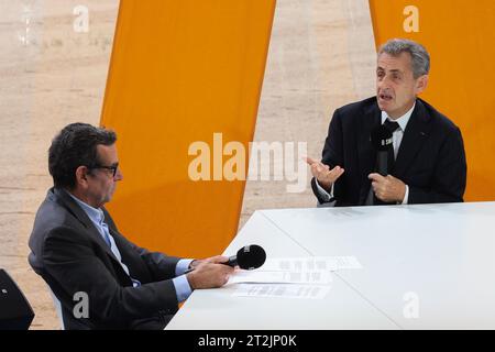 Marseille, Frankreich. Oktober 2023. Sylvain Rostaing/Le Pictorium - Nicolas Sarkozy auf dem Unternehmerforum in Marseille am 19. Oktober 2023 - 19. Oktober 10/2023 - France/Bouches-du-Rhone/Marseille - Nicolas Sarkozy war am Donnerstag, den 19. Oktober 2023 Ehrengast beim Unternehmerforum im Stade Velodrome in Marseille. Quelle: LE PICTORIUM/Alamy Live News Stockfoto