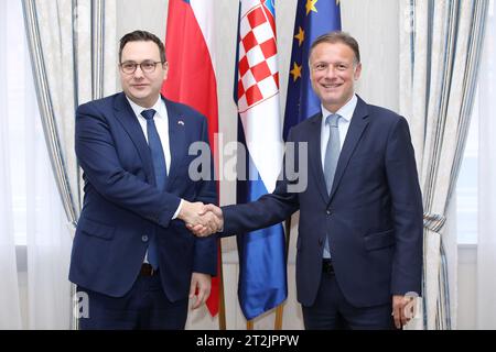 Zagreb, Kroatien. Oktober 2023. Der Präsident des kroatischen Parlaments Gordan Jandrokovic trifft sich am 20. Oktober 2023 in Zagreb, Kroatien, mit Jan Lipavsky, Außenminister der Tschechischen Republik. Jan Lipavsky ist zu einem Arbeitsbesuch in Zagreb. Foto: Patrik Macek/PIXSELL Credit: Pixsell/Alamy Live News Stockfoto