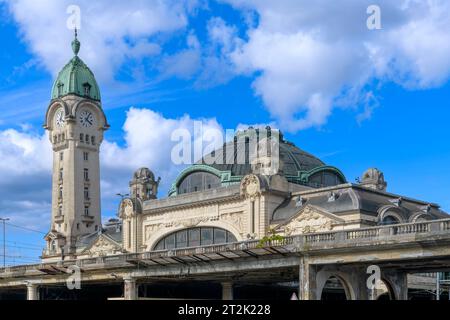 Bahnhof Limoges Bénédictins auf der Strecke zwischen Orléans und Montauban. Der Architekt Roger Gonthier vermischt Jugendstil, Art Deco und Neoklassizismus. Stockfoto