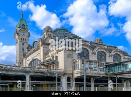 Bahnhof Limoges Bénédictins auf der Strecke zwischen Orléans und Montauban. Der Architekt Roger Gonthier vermischt Jugendstil, Art Deco und Neoklassizismus. Stockfoto