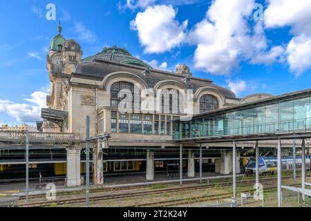 Bahnhof Limoges Bénédictins auf der Strecke zwischen Orléans und Montauban. Der Architekt Roger Gonthier vermischt Jugendstil, Art Deco und Neoklassizismus. Stockfoto