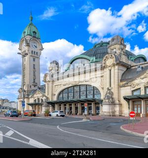 Bahnhof Limoges Bénédictins auf der Strecke zwischen Orléans und Montauban. Der Architekt Roger Gonthier vermischt Jugendstil, Art Deco und Neoklassizismus. Stockfoto