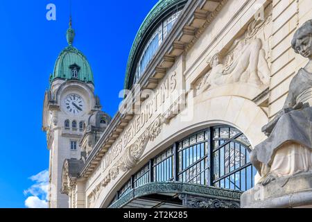 Bahnhof Limoges Bénédictins auf der Strecke zwischen Orléans und Montauban. Der Architekt Roger Gonthier vermischt Jugendstil, Art Deco und Neoklassizismus. Stockfoto