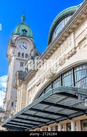 Bahnhof Limoges Bénédictins auf der Strecke zwischen Orléans und Montauban. Der Architekt Roger Gonthier vermischt Jugendstil, Art Deco und Neoklassizismus. Stockfoto