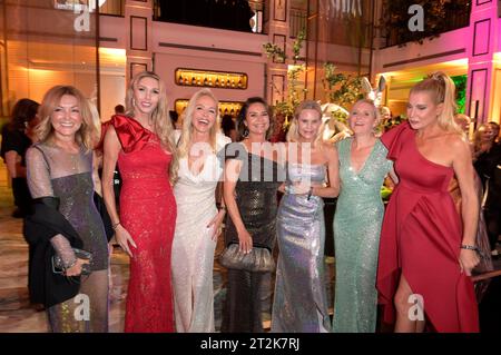 Sibel Brozat, Sabine Piller, Alessandra Geissel, Gitta Saxx, Sonja Kiefer, Gast und Giulia Siegel beim Tribut to Bambi 2023 im JW Marriott Hotel. Berlin, 19.10.2023 *** Sibel Brozat, Sabine Piller, Alessandra Geissel, Gitta Saxx, Sonja Kiefer, Gast und Giulia Siegel beim Tribute to Bambi 2023 im JW Marriott Hotel Berlin, 19 10 2023 Foto:XF.xKernx/xFuturexImagex Tribute bambi 3172 Credit: Imago/Alamy Live News Stockfoto