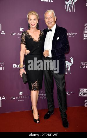 Jo Groebel mit Ehefrau Grit weiß bei der Cinema for Peace Gala 2024 im