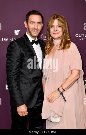 Marcel Remus und Nastassja Kinski zum Tribut an Bambi 2023 im JW Marriott Hotel. Berlin, 19.10.2023 *** Marcel Remus und Nastassja Kinski beim Tribute to Bambi 2023 im JW Marriott Hotel Berlin, 19 10 2023 Foto:Xn.xKubelkax/xFuturexImagex Tribute bambi 3230 Credit: Imago/Alamy Live News Stockfoto