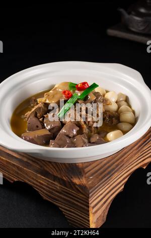 Eine köstliche und verführerische kantonesische gebratene Gänse mit geschmortem Schmorbraten Stockfoto