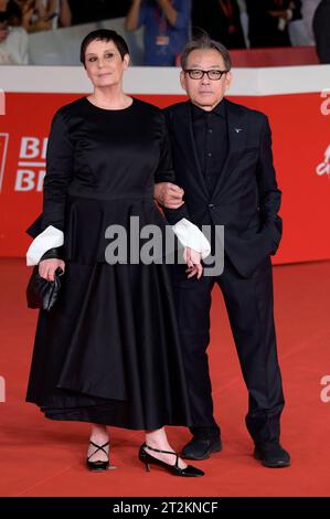 Roberta Torre und Shigeru Umebayashi bei der Premiere des Kinofilms Mi fanno male i capelli auf dem 18. Internationales Filmfestival von Rom/Festa del Cinema di Roma 2023 im Auditorium Parco della Musica. Rom, 19.10.2023 *** Roberta Torre und Shigeru Umebayashi bei der Premiere des Spielfilms Mi fanno male i capelli beim 18 Internationalen Filmfestival Rom Festa del Cinema di Roma 2023 im Auditorium Parco della Musica Rome, 19 10 2023. Foto: XA.XM.xTinghinox/xFuturexImagex capelli 3004 Credit: Imago/Alamy Live News Stockfoto