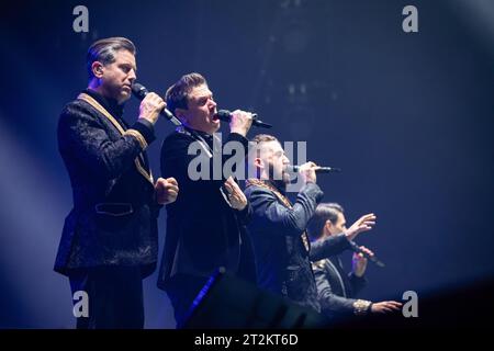 Porto, Portugal. Oktober 2023. Die Gruppe IL DIVO Vocal tritt während der Tour „New Day“ in der Super Bock Arena auf. (Foto: Rita Franca/SOPA Images/SIPA USA) Credit: SIPA USA/Alamy Live News Stockfoto