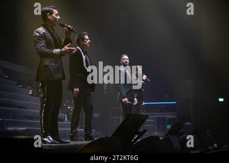 Porto, Portugal. Oktober 2023. Die Gruppe IL DIVO Vocal tritt während der Tour „New Day“ in der Super Bock Arena auf. (Foto: Rita Franca/SOPA Images/SIPA USA) Credit: SIPA USA/Alamy Live News Stockfoto