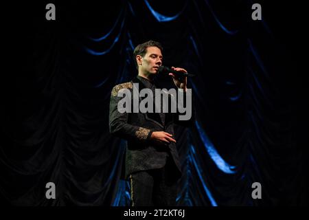 Porto, Portugal. Oktober 2023. Urs Bühler von der IL DIVO Vocal Gruppe tritt während der „New Day“ Tour in der Super Bock Arena auf. (Foto: Rita Franca/SOPA Images/SIPA USA) Credit: SIPA USA/Alamy Live News Stockfoto