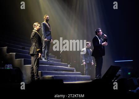 Porto, Portugal. Oktober 2023. Die Gruppe IL DIVO Vocal tritt während der Tour „New Day“ in der Super Bock Arena auf. (Foto: Rita Franca/SOPA Images/SIPA USA) Credit: SIPA USA/Alamy Live News Stockfoto