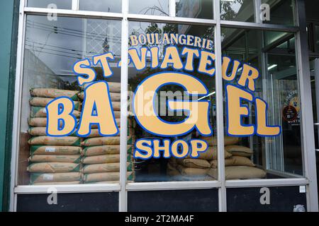 Fenster des St-Viateur Bagel Shop in Montreal Stockfoto