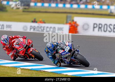 Ventor, Australien. 20. Oktober 2023; Phillip Island Grand Prix Circuit, Ventnor, Victoria, Australien; 2023 MotoGP Guru von Gryfyn Australian Motorcycle Grand Prix, Practice Day; Miguel Oliveira, Enea Bastianini während Training 2 bei der Australian MotoGP Credit: Action Plus Sports Images/Alamy Live News Stockfoto