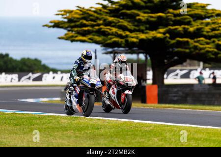 Ventor, Australien. 20. Oktober 2023; Phillip Island Grand Prix Circuit, Ventnor, Victoria, Australien; 2023 MotoGP Guru von Gryfyn Australian Motorcycle Grand Prix, Practice Day; Raul Fernandez, Takaaki Nakagami während Training 2 bei der Australian MotoGP Credit: Action Plus Sports Images/Alamy Live News Stockfoto