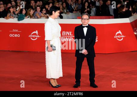 Gerlee Munkhbat und Shigeru Umebayashi bei der Festivaleröffnung mit der Premiere des Kinofilms 'C'è ancora domani' auf dem 18. Internationales Filmfestival von Rom / Festa del Cinema di Roma 2023 im Auditorium Parco della Musica. Rom, 18.10.2023 Stockfoto