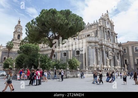 Die Metropolitan Cathedral von Saint Agatha, Catania, Sizilien, Italien. Catania gehört zum UNESCO-Weltkulturerbe Stockfoto