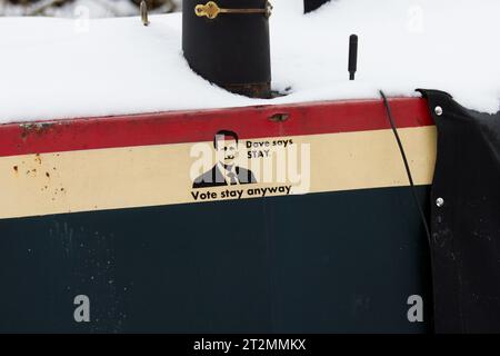 Graffiti auf dem Kanalboot nach dem Brexit. David Cameron, ehemaliger britischer Premierminister, jetzt Lord Cameron, Außenminister. Baron Cameron von Chipping Norton. Stockfoto