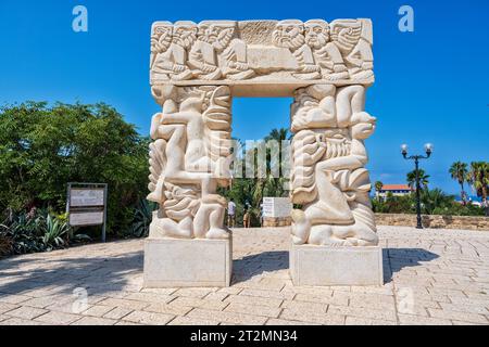 Tel Aviv, Israel - 17. August 2023 Faith Monument, das Tor des Glaubens, im Abrasha Park, Old Jaffa, Tel Aviv, Israel Stockfoto