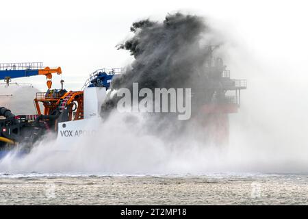 Vox Apolonia von Van Oord, niederländisches maritimes Lohnunternehmen, das sich auf Baggerarbeiten und Regenbogenbagger entlang der Küste Zeelands spezialisiert hat Stockfoto