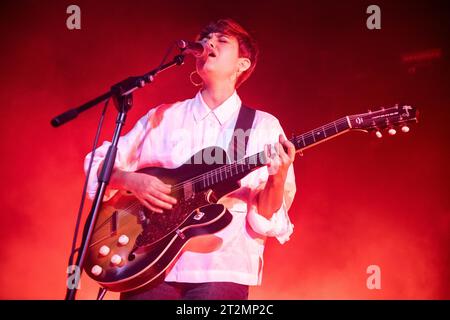 Barcelona, Spanien. 2023.10.19. Anna Andreu und Marina Arrufat treten am 19. Oktober 2023 auf der Bühne im Apolo 2 in Barcelona auf. Stockfoto