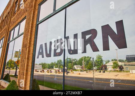 Auburn-Aufkleber Nahaufnahme am ACD-Museumsfenster Stockfoto