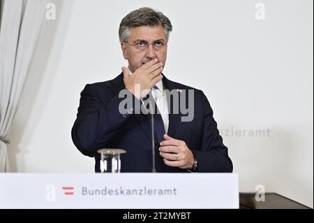 Wien, Österreich. Oktober 2023. Pressemitteilungen des kroatischen Ministerpräsidenten Andrej Plenković (HDZ) im Bundeskanzleramt in Wien Stockfoto