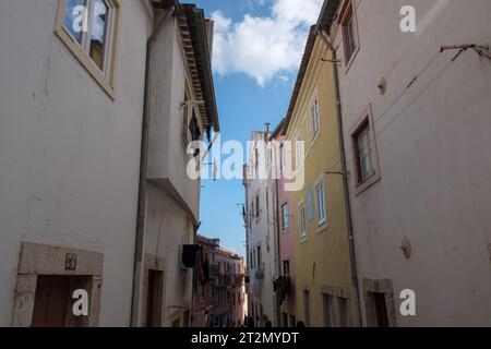 Impressionen aus den Straßen der Altstadt von Lissabon, Portugal im Oktober 2023. Stockfoto