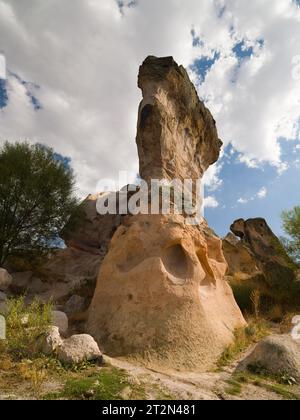 Historische Forty Treppen Rock und Phrygian Rock Chambers am Lake Emre. Phrygisches Tal. Reiseziele in der Türkei. Ihsaniye Bezirk, Afyonkarahisa Stockfoto