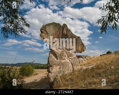 Historische Forty Treppen Rock und Phrygian Rock Chambers am Lake Emre. Phrygisches Tal. Reiseziele in der Türkei. Ihsaniye Bezirk, Afyonkarahisa Stockfoto